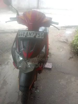 Honda 2013 Red
