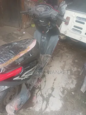 Honda 2013 Red