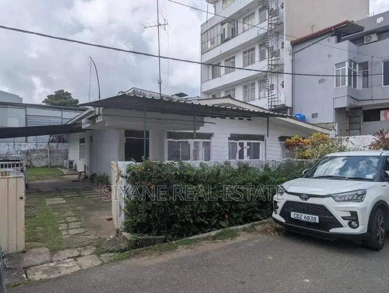 Land for Sale with A Colonial-Style Single-Storey House-Nugegoda