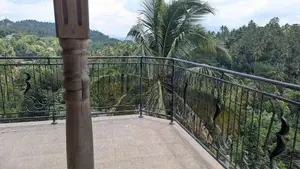 අම්පිටියෙන් නිවසක්