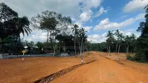Kadawatha අධිවේගි මාර්ගයට විනාඩි 5යි හොද බිම් කොටස් කිහිපයක්