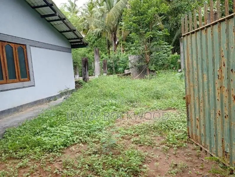 දුම්මලසූරියෙන් වටිනා නිවසක් විකිණීමට (සූරිය උයන නිවාස සංකීර්ණය)