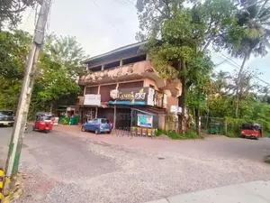 පාවිචිකල හෑකි ගොඩනැගිලිලක් සමග පර් 60 ඉඩමක් විකිනිමට Aruwwala