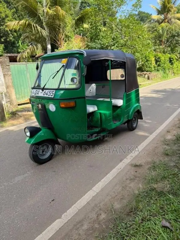 Bajaj 2 Stroke 2006 Three Wheel (Used)