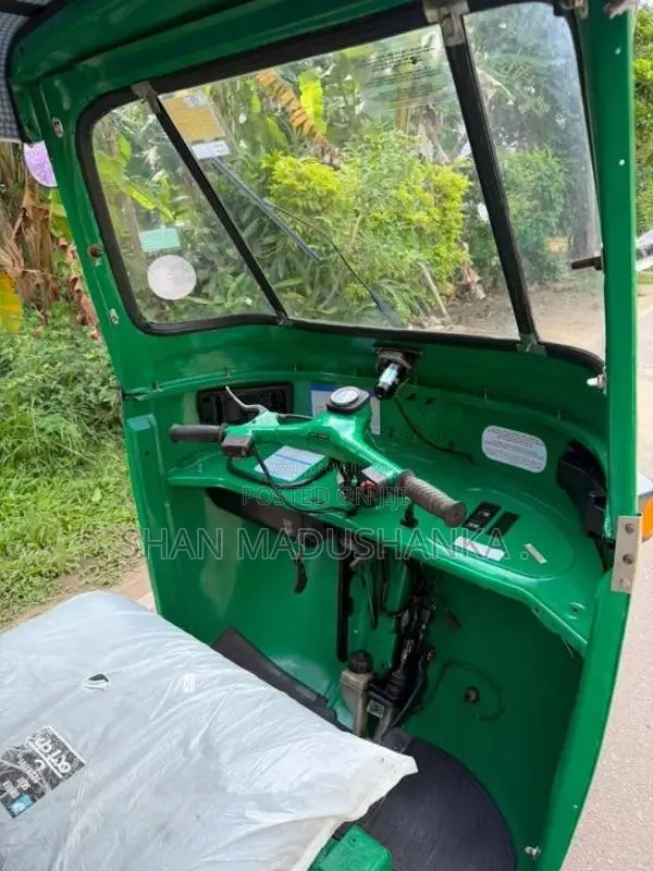 Bajaj 2 Stroke 2006 Three Wheel (Used)