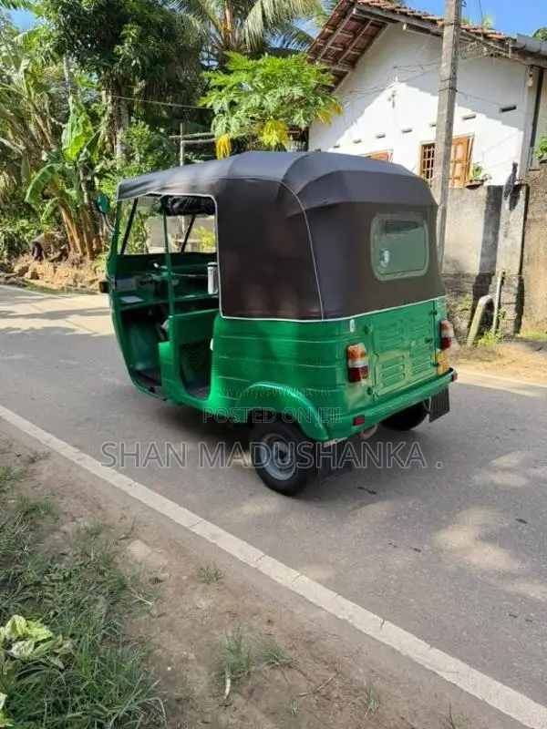 Bajaj 2 Stroke 2006 Three Wheel (Used)