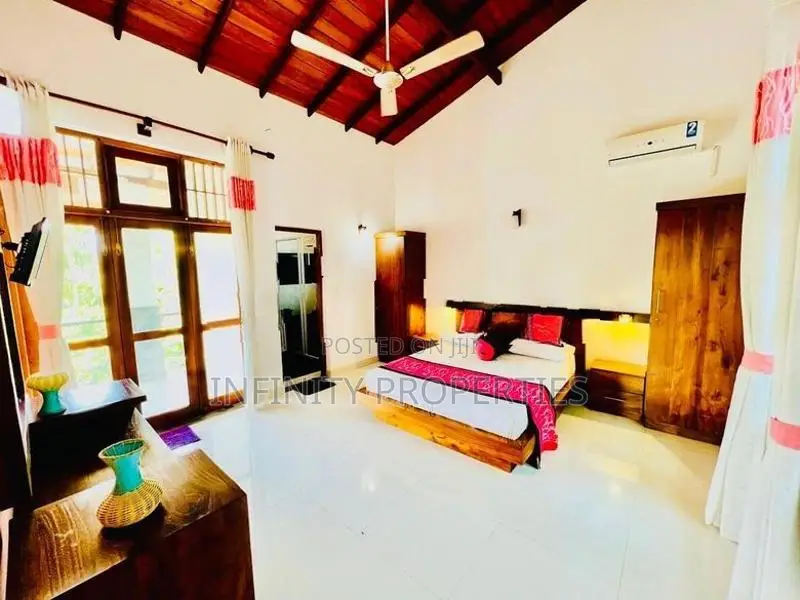 Brand New House for Sale in Thalawathugoda