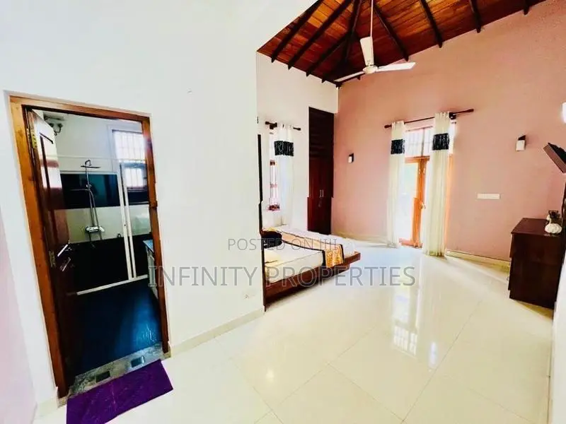 Brand New House for Sale in Thalawathugoda