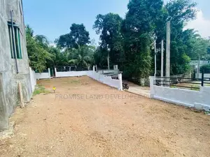 හිරණට ලගම ඉඩමක් Y31