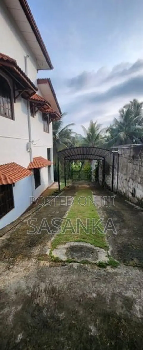 Pannipitiya Luxury House for Sale