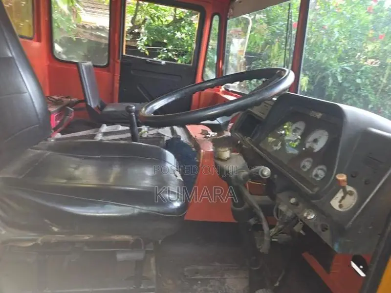 Ashok Leyland Comet 2010