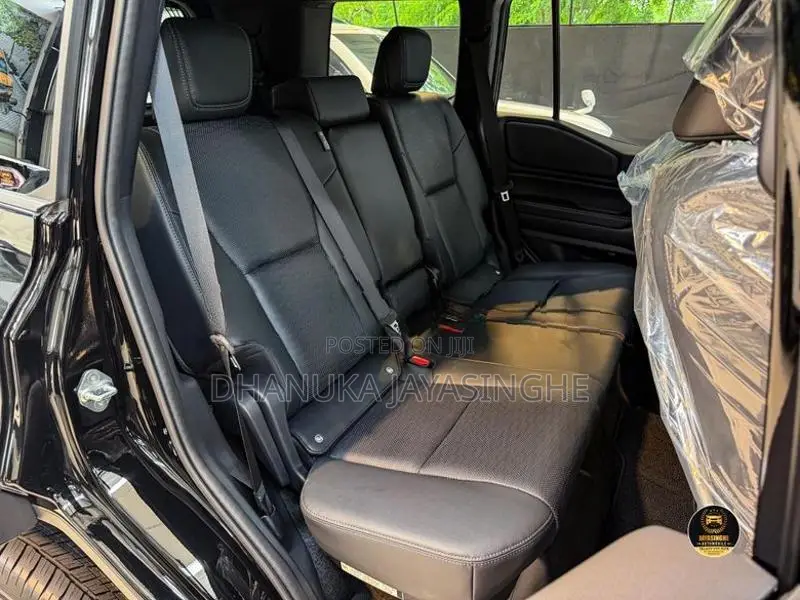 Toyota Land Cruiser Prado 250 2025