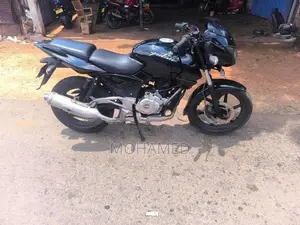 Bajaj Pulsar 220F 2011