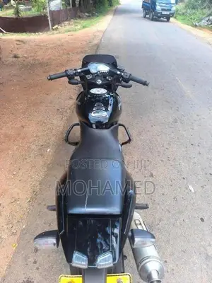 Bajaj Pulsar 220F 2011