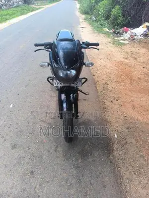 Bajaj Pulsar 220F 2011