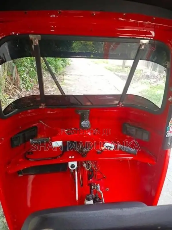 Bajaj RE 4 Stroke 2016