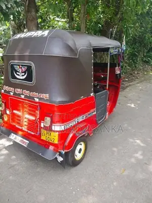 Bajaj RE 4 Stroke 2016