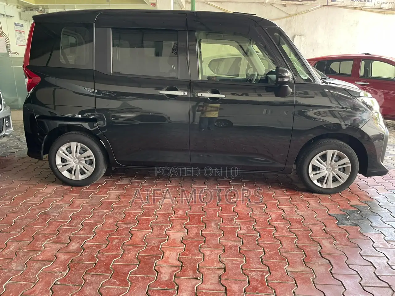 New Toyota Roomy 2025 Black