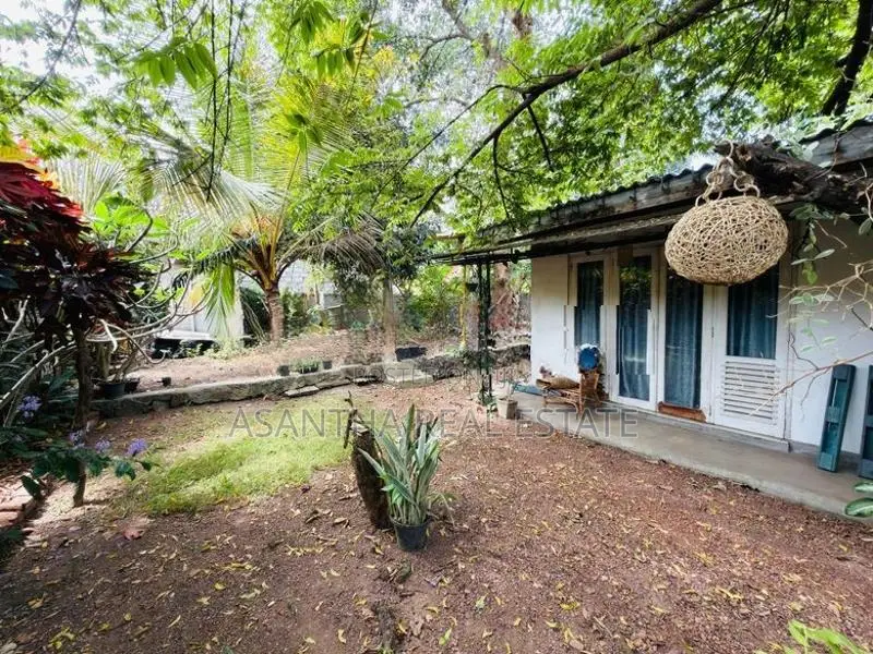 33 P With 03 Houses SALE AT Angampitiya Road, ETHULKOTTE