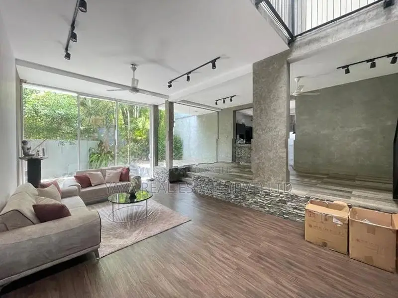 Luxury House For Sale In Thalawathugoda