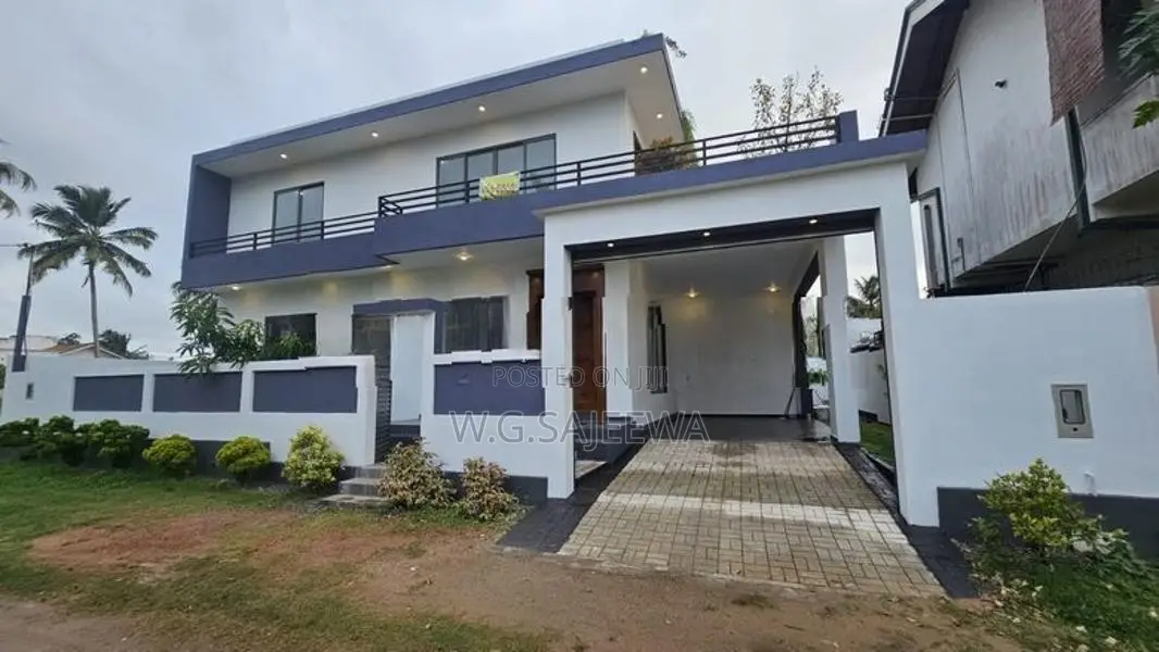 Brand new luxury house sale in Katuwapitiya,Negombo