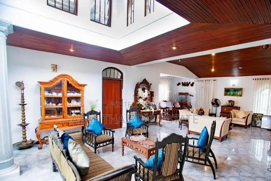 (AFA325) Spacious 7 Bedroom House for Sale in the heart of Nugegoda