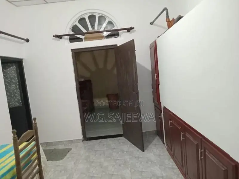 24perch land with house sale in seeduwa, lansiya wadiya