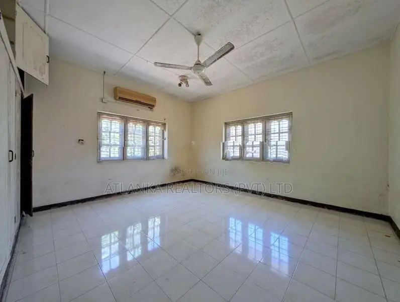 Land for Sale in Polhengoda terrace