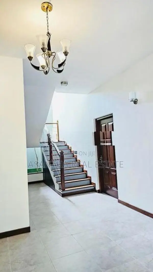 (AFA342) 03 Story House With 7.78 P Sale At Udahamulla Nugegoda