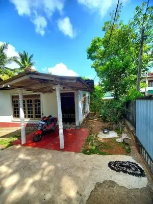 House For Land Value Embuldeniya Galwala Rd Mirihana Nugegoda