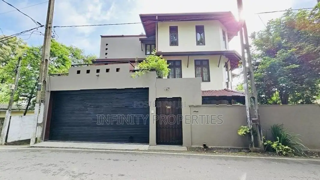 03 Story House With 7.78 P Sale At Udahamulla Nugegoda