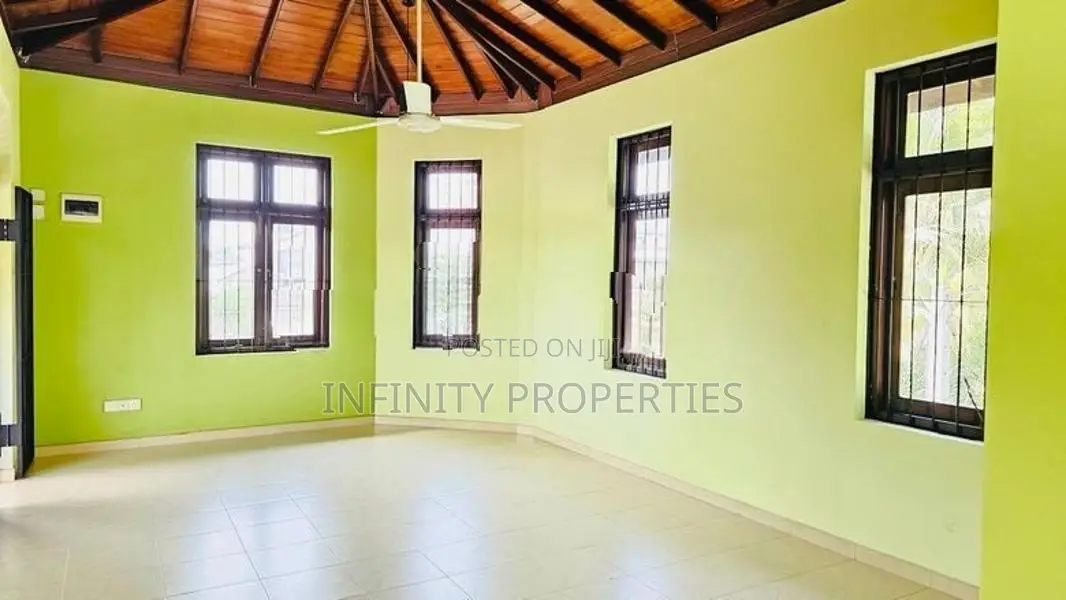 03 Story House With 7.78 P Sale At Udahamulla Nugegoda