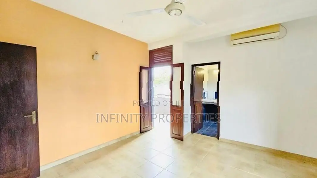 03 Story House With 7.78 P Sale At Udahamulla Nugegoda