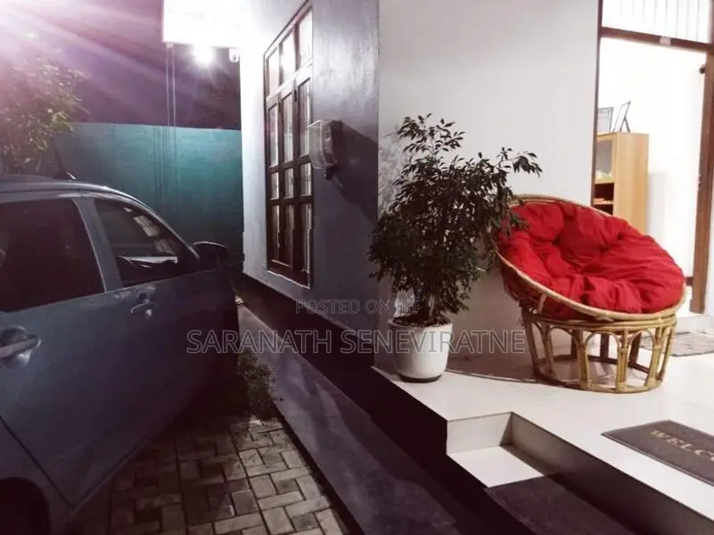 🏡 Three-Bedroom House for Sale – Madulawa Junction Homagama