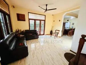 (AFA344) 02 Story house With 10 P At Abeyrathna Mawatha Boralesgamuwa