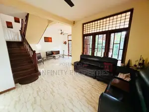 (AF070) 02 Story house With 10 P At Abeyrathna Mawatha Boralesgamuwa
