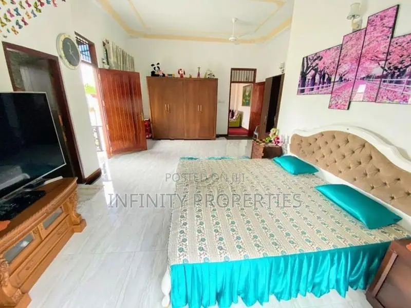 (AF071) Swimming Pool With Luxury 03 Story House Sale At Talwathugoda
