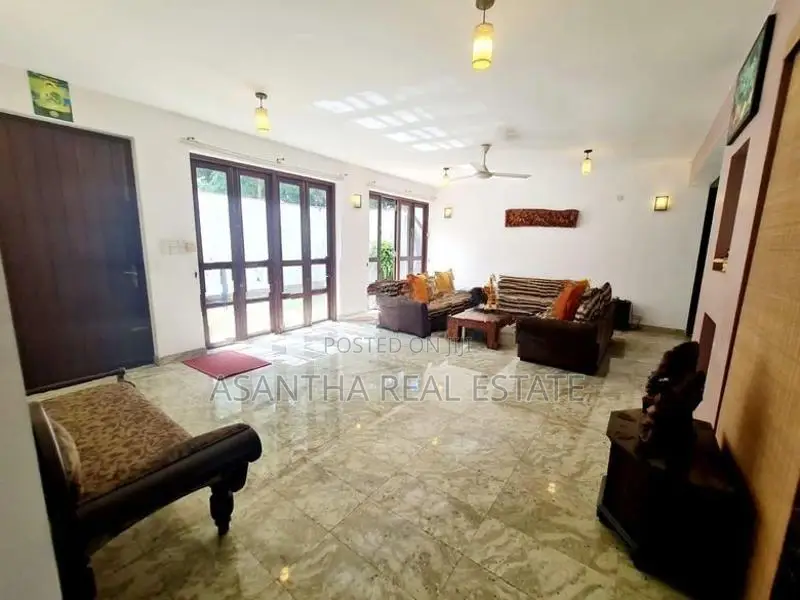(AFA355) Luxury House for sale Ambuldeniya Nugegoda