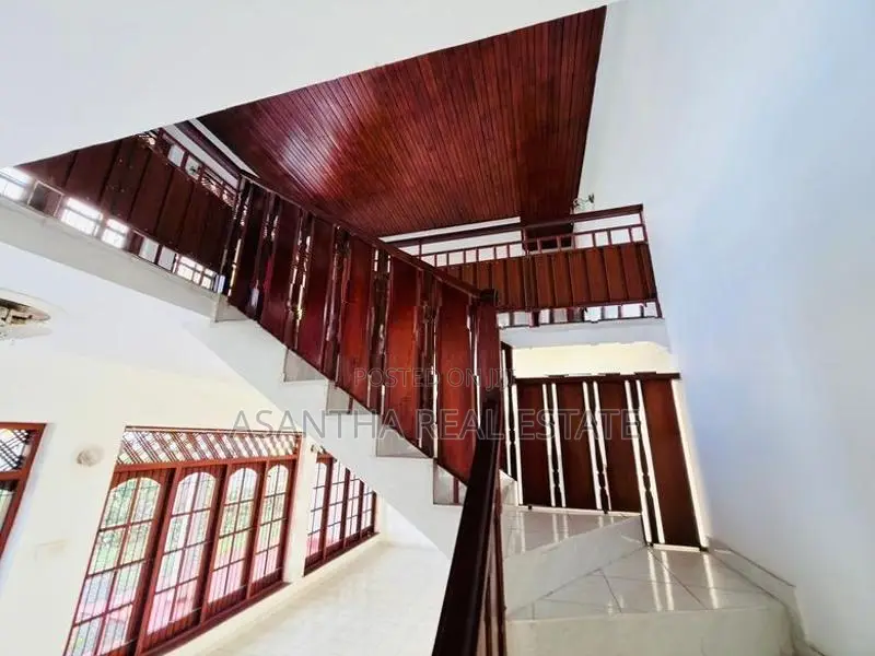 (AFA357) 02 Story House & 16 P sale At wathegedra Road Maharagama