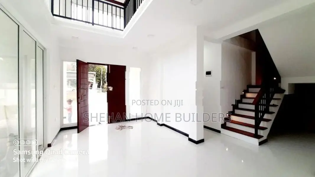 Brand new Luxury three storey House For sale in Ja Ela udumita