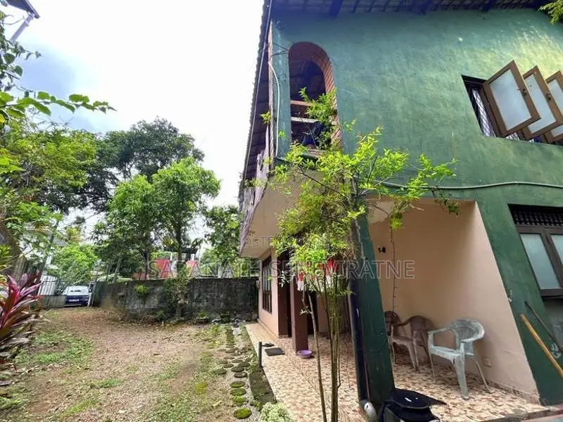House in Baddagana Kotte - For Land Value