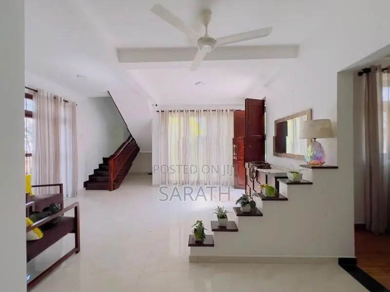 Well Build Luxury House Sale Athurugiriya