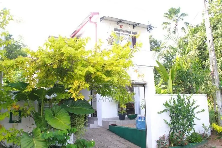 Luxury House For sale Ahurugiriya