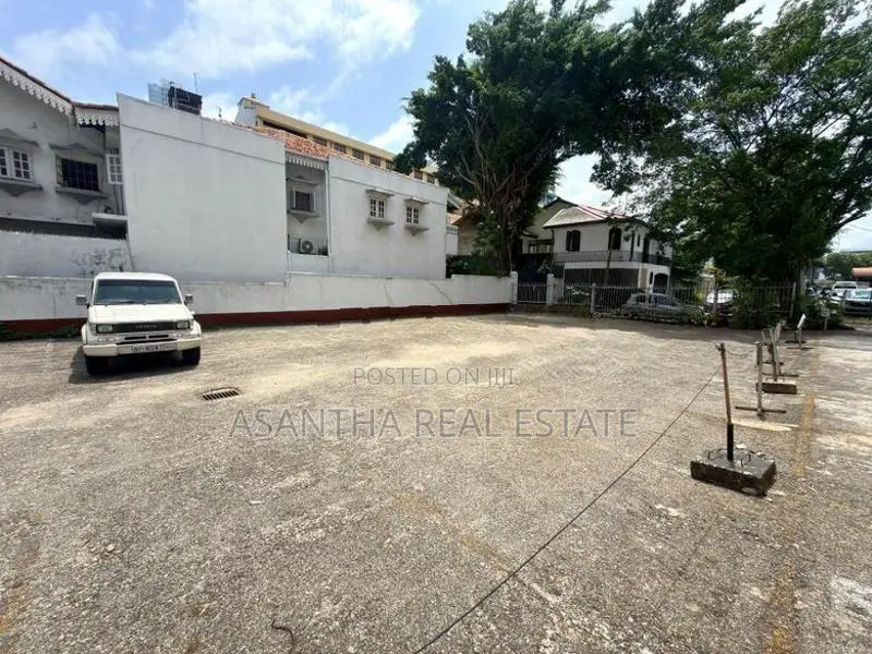(AFA362) 18 P Land With Property Sale At Colombo 07