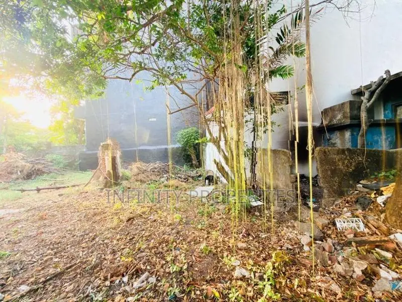 (AF096) 22 Perch Commercial Property for Sale in Mount Lavinia