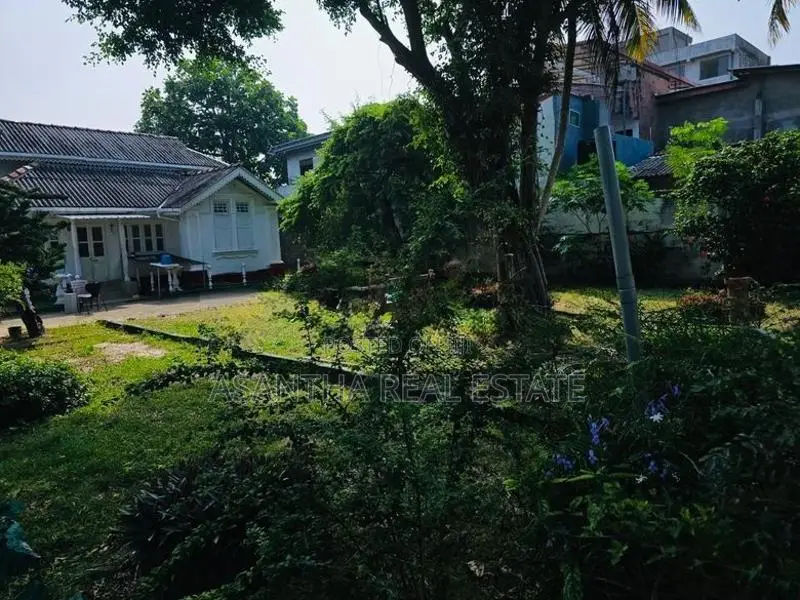 (AFA375) 51 P Prime Two-Road Frontage Land for Sale - Mount Lavinia