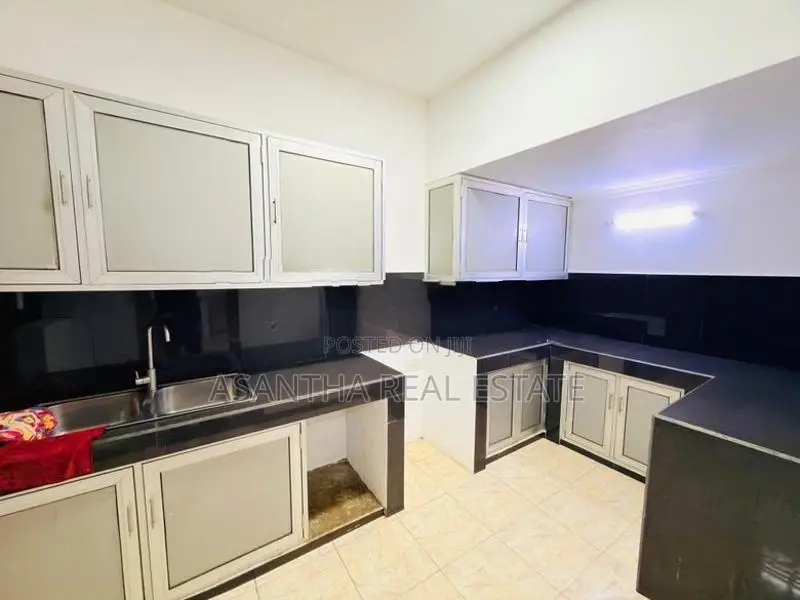 (AFA376) 03 Story Luxury house At Mount Lavinea