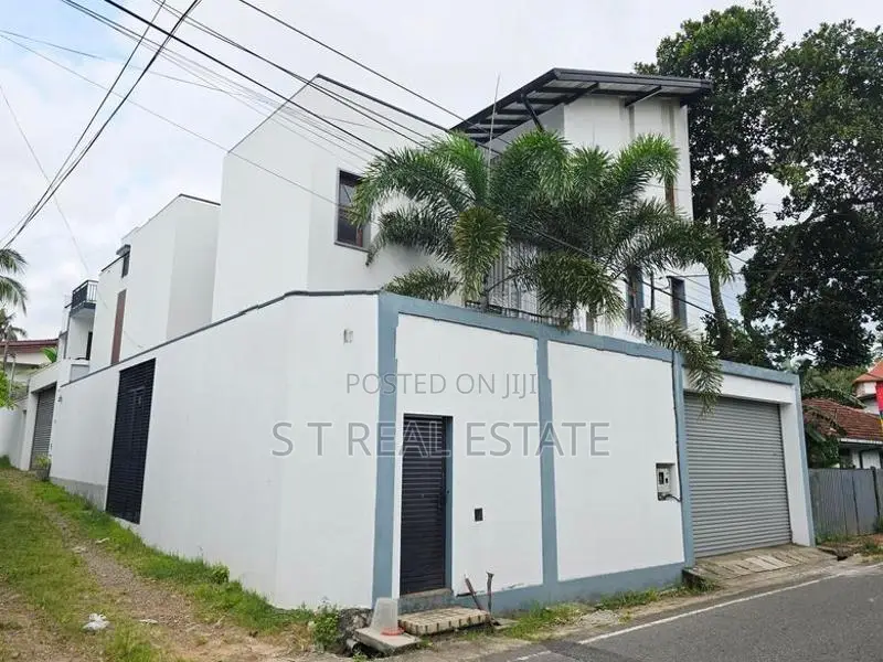 🏡Modern Designed Luxury 3 Story House For Sale In Boralesgamuwa