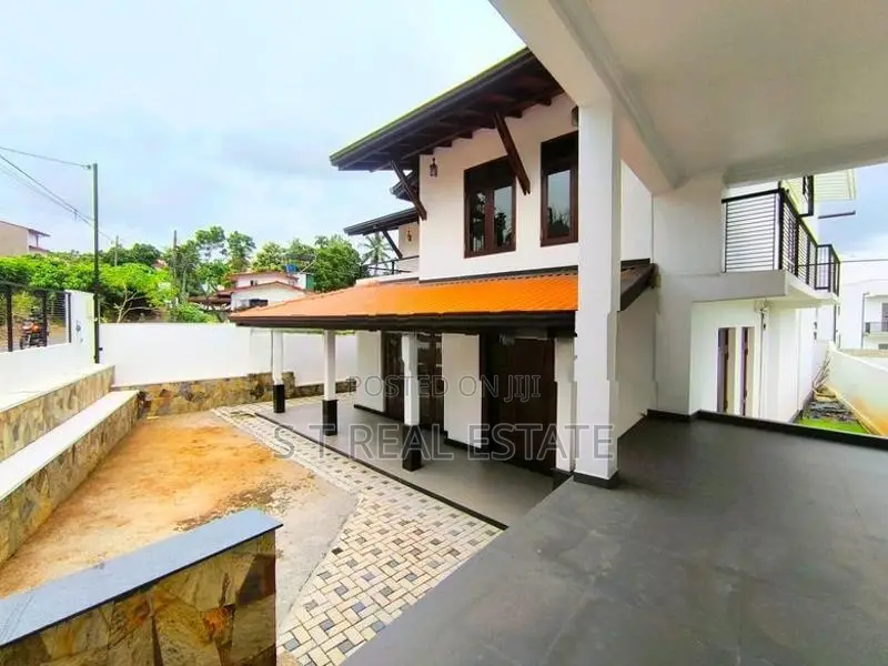 Newly Build Luxury Three Story House For Sale In Kottawa