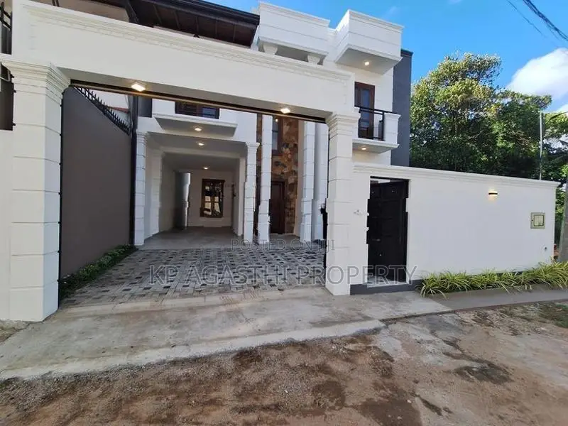 super house for sale in boralasgamuwa